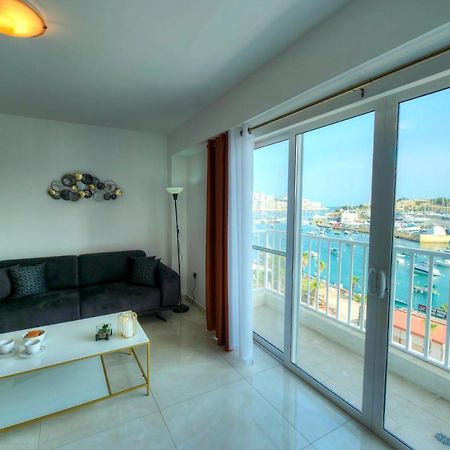 Seafront Beautifully Furnished 2 Bedrooms Gogzr-3 Gzira Exterior foto