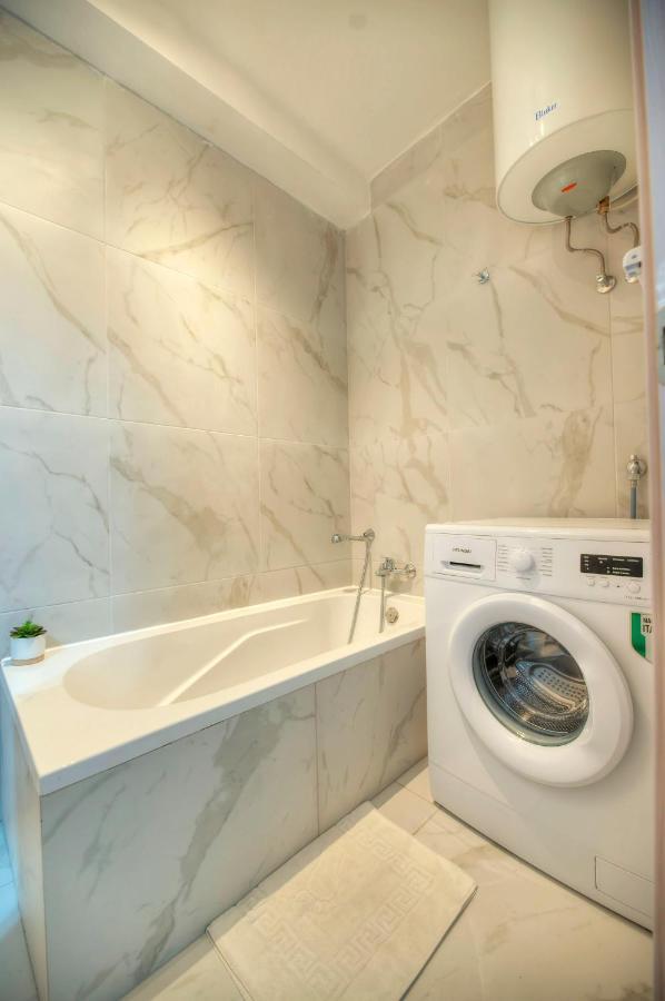 Seafront Beautifully Furnished 2 Bedrooms Gogzr-3 Gzira Exterior foto