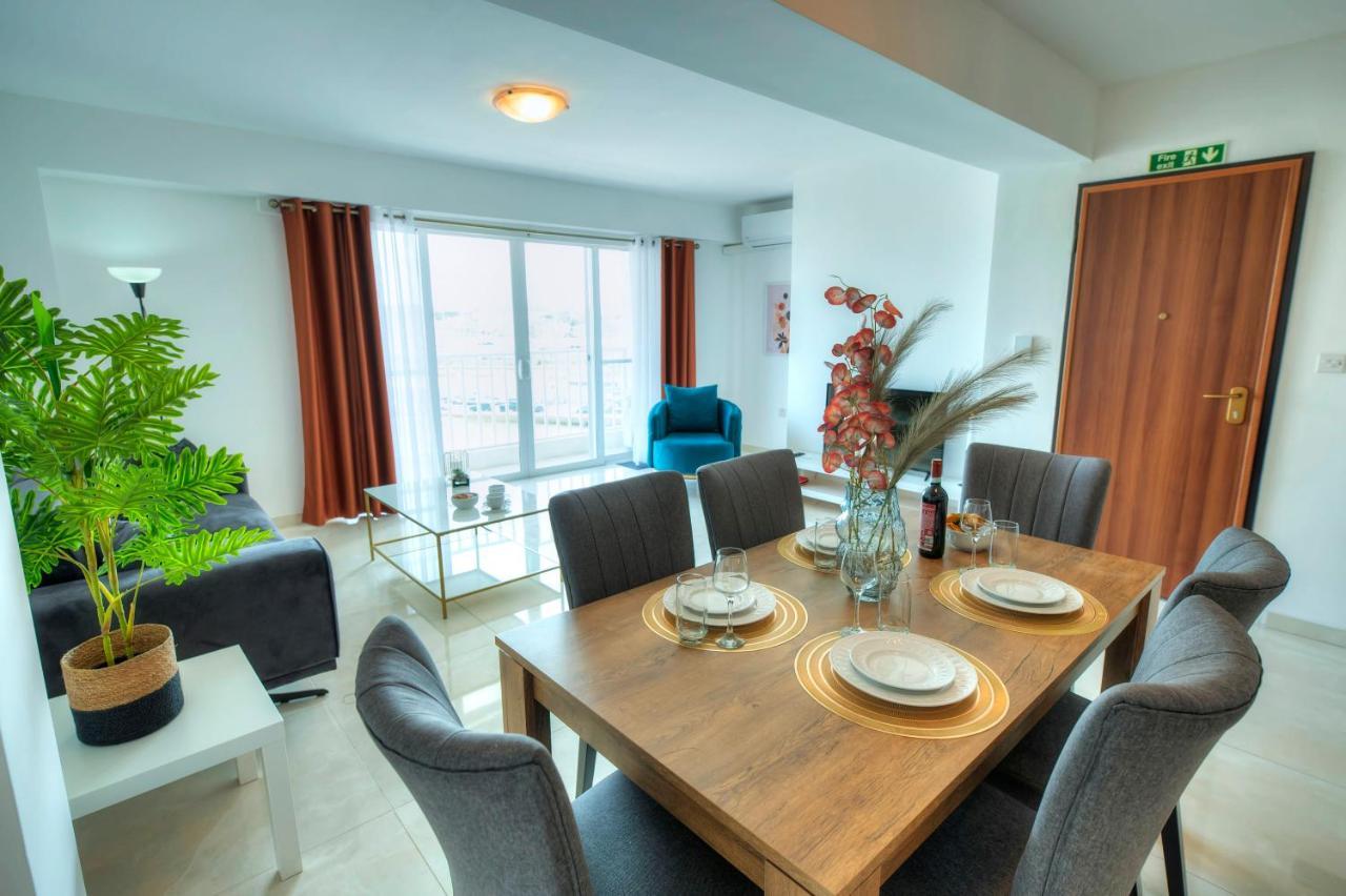 Seafront Beautifully Furnished 2 Bedrooms Gogzr-3 Gzira Exterior foto